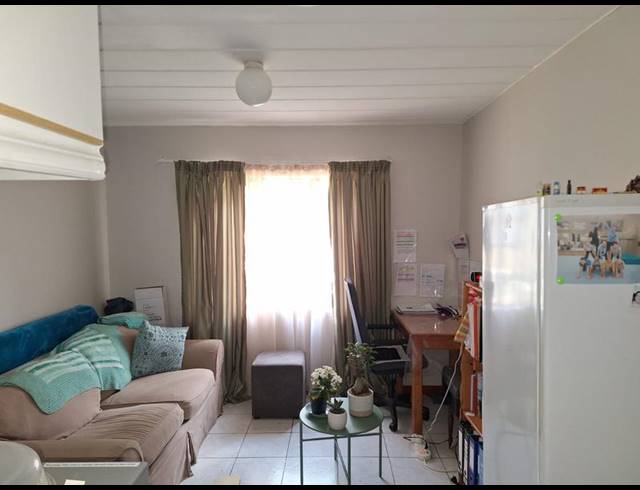 1 BEDROOM PROPERTY TO RENT IN DIE BULT